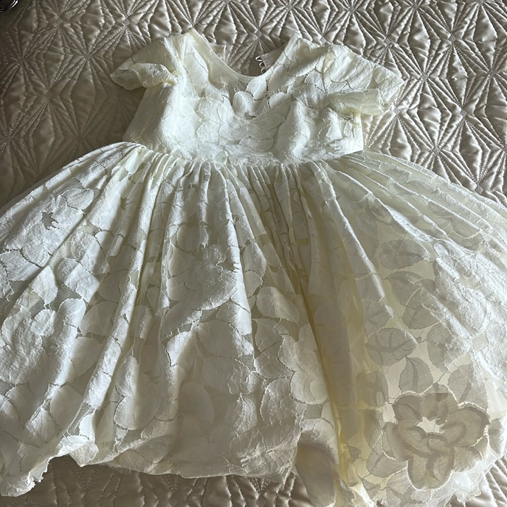 Gorgeous flower girl dress